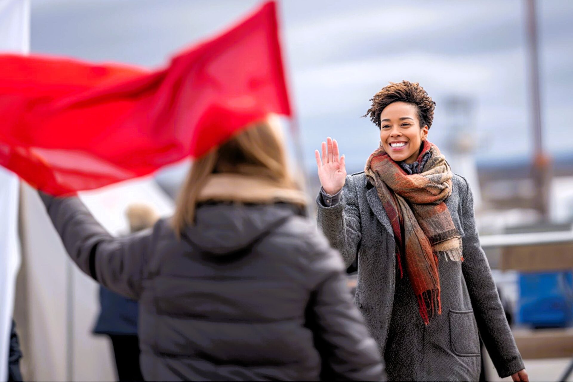 If you keep attracting the wrong types of people into your life, stop ignoring these 7 red flags