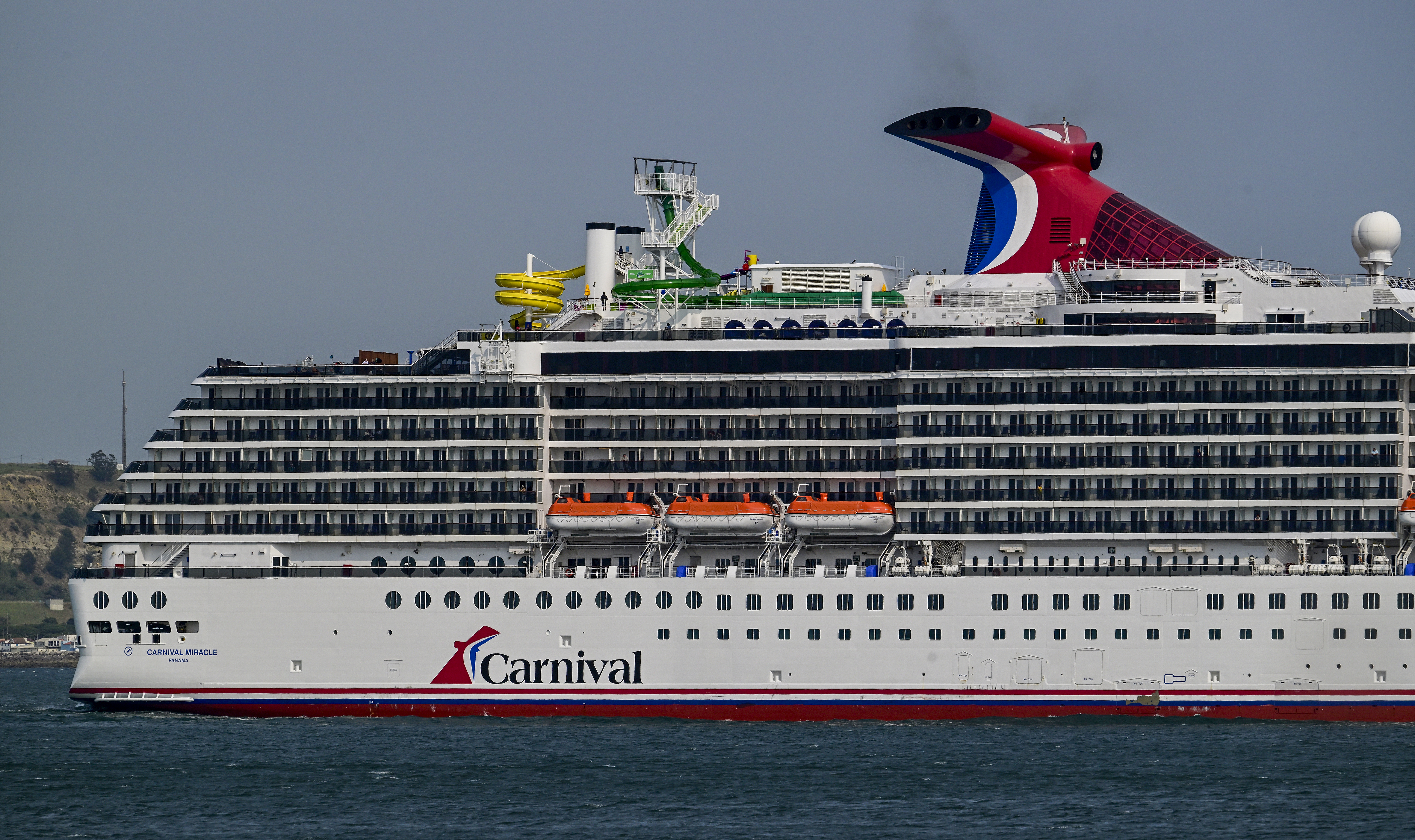 18-Year-Old Florida Cheerleader Found Dead On Carnival Cruise, Stepbrother Reportedly Under Investigation