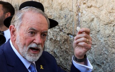 Huckabee’s gotta go after secret meeting with ex-spy for Israel: former CIA officer says