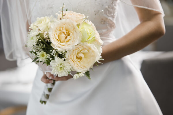 Love You, Mean It! Woman Says “I Do” To 70 Friends In 0,000 Wedding Celebration After Losing Fiancé (VIDEOS)