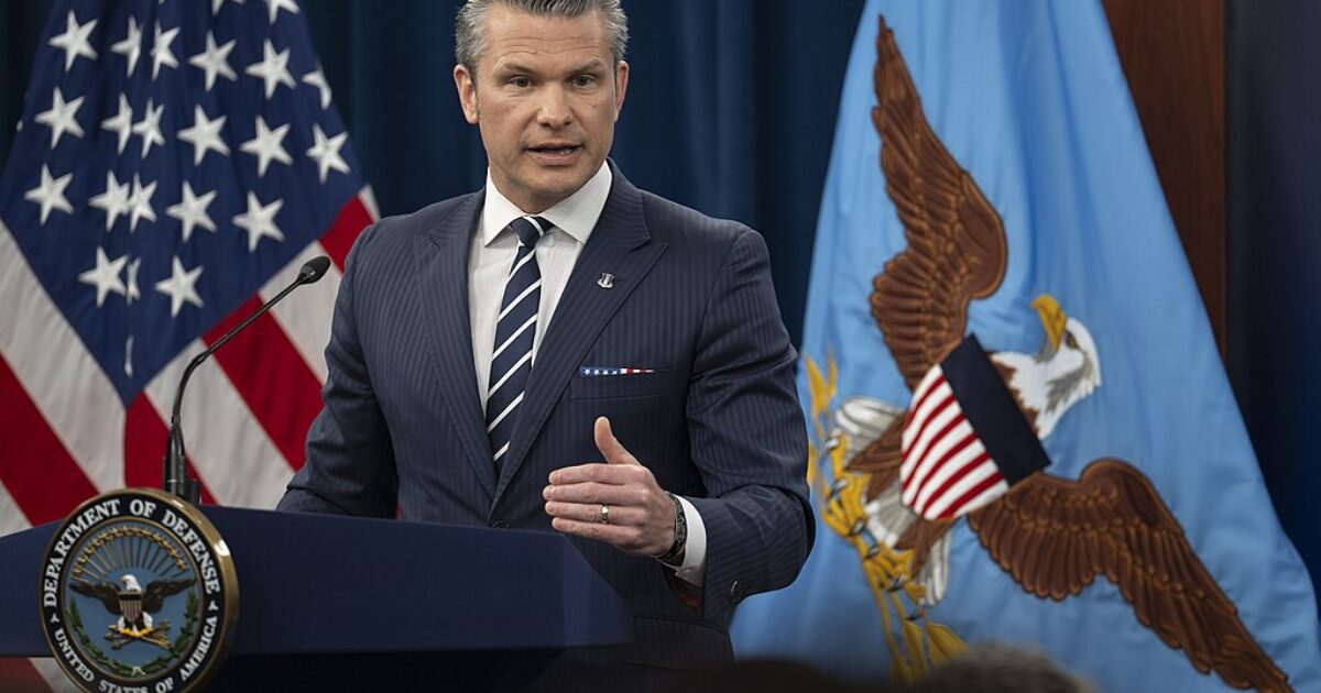 JUST IN: Pete Hegseth Responds to Democratic Senator Mark Kelly With New Threat Over Improper Uniform and Court-Martial Proceedings – “When/If You are Recalled to Active Duty, It’ll Start With a Uniform Inspection”
