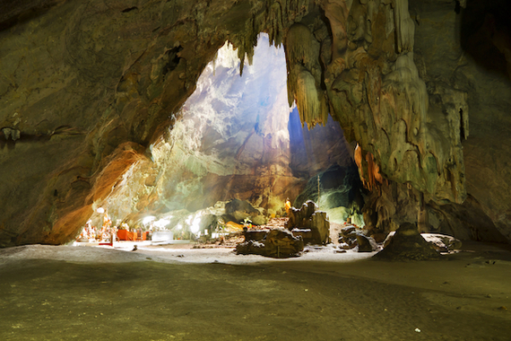 2016-02-16-1455658814-6949465-Orbitzblog_thamlodcavethailand600px.jpg