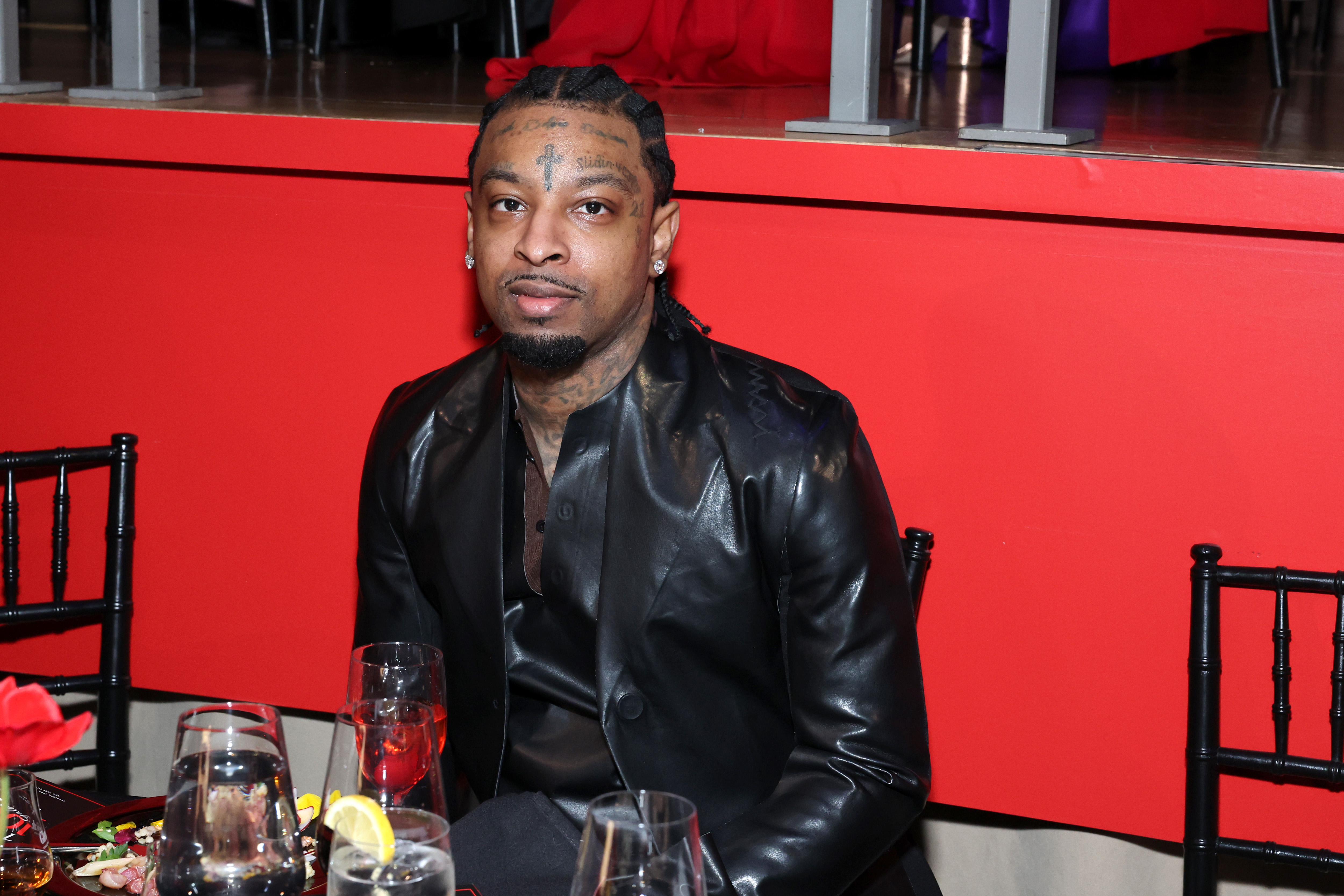 Real Ones Only? 21 Savage Steps In Amid Young Thug And Gunna Tension (PHOTO)(VIDEO)