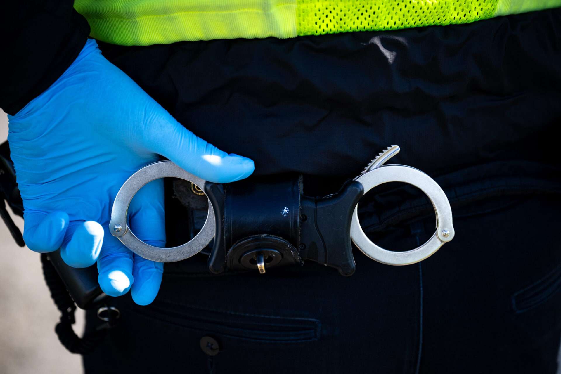 Seven Children Charged After Attacking A Mother & Her Children Near A Chicago School (UPDATE)