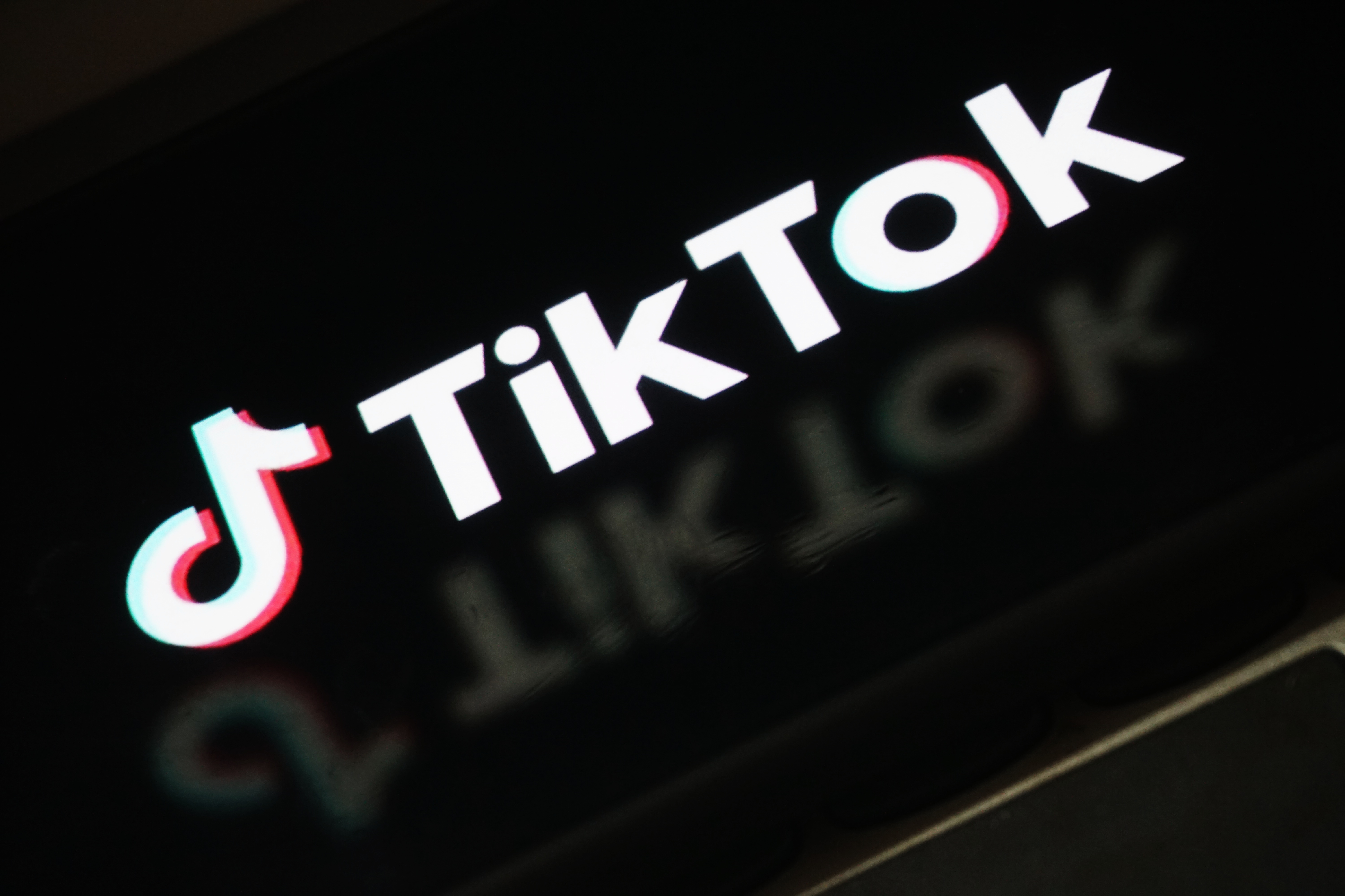 Popular TikToker Arrested After Allegedly Fatally Striking Pedestrian During Livestream Near Chicago (VIDEO)