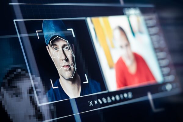It Should Be Illegal To Use AI To Deceive People