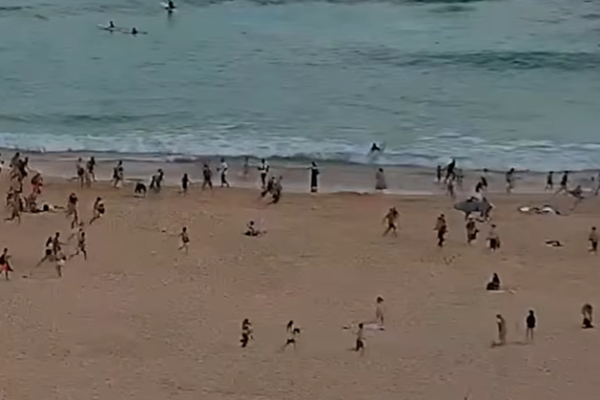 Bondi Beach shooting – Jewish festival attacked