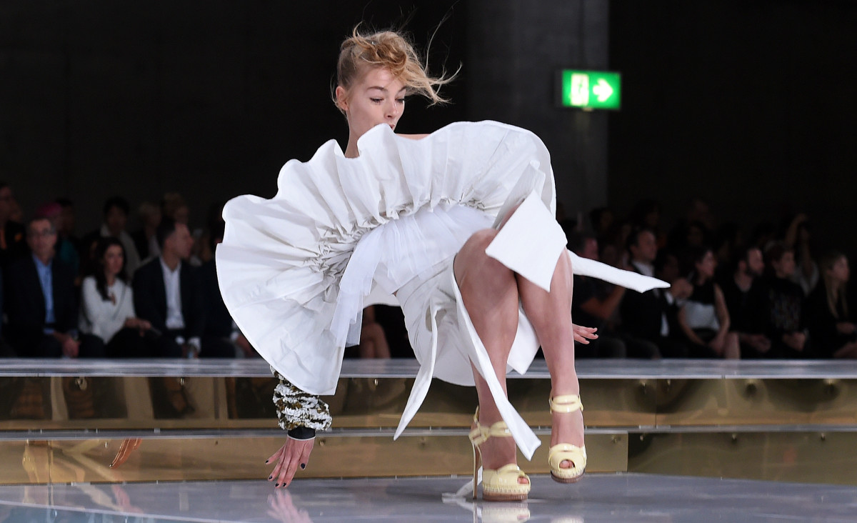 Model Collapse: The Entire Bubble Economy Is a Hallucination
