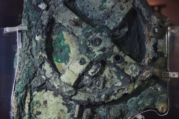 Ancient Greek Astronomical Analogue Computer- Antikythera Mechanism