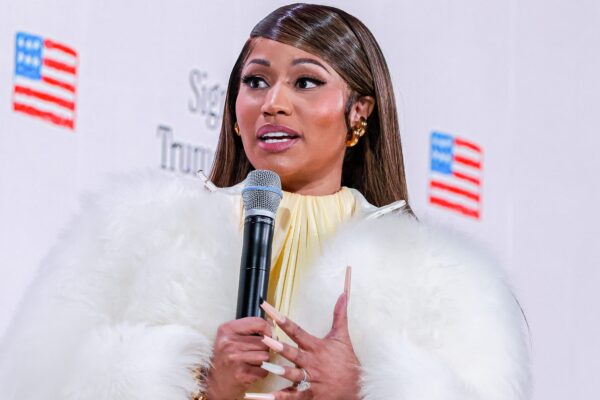 Okay! Nicki Minaj Brings Pink Vibes To The White House With Viral ‘Beez In The Trap’ Challenge (VIDEO)