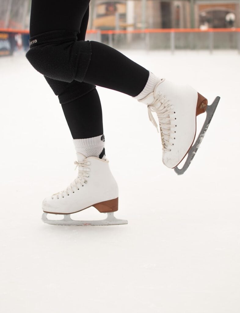How to Ice Skate – A Beginner’s Guide to Glide with Confidence – Spirit Web