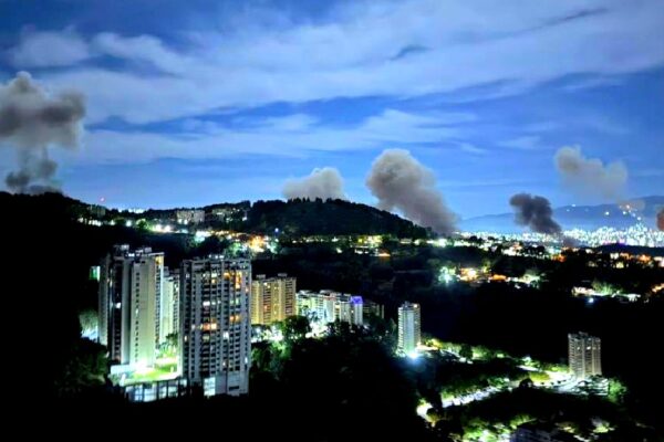 BREAKING: Huge Explosions Heard Across Caracas, Venezuela – UPDATE: US Attack Is Underway, With Reports of Special Forces on the Ground – TRUMP ANNOUNCES: MADURO WAS CAPTURED! (VIDEOS)
