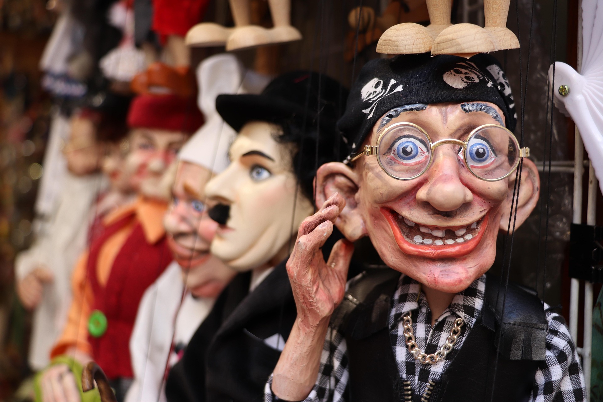 Which Country Is Israel’s Most Complete Puppet, America or Britain?