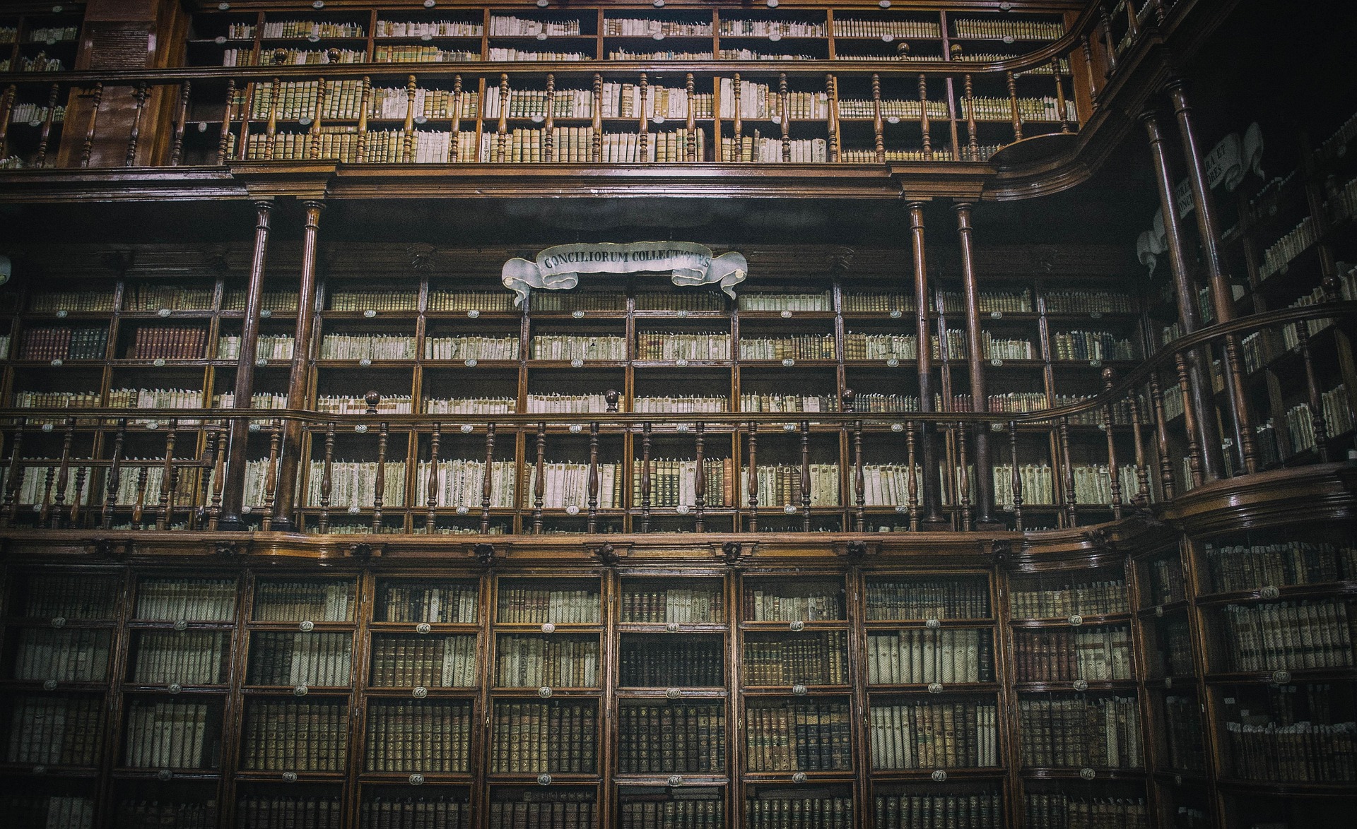 Finding a Private Knowledgebase That Actually Works