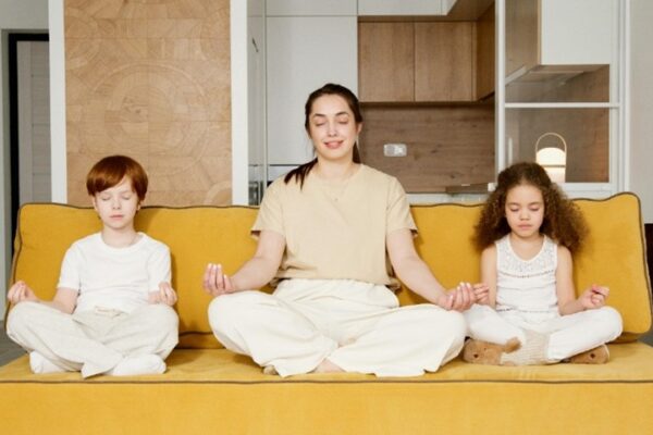 How Mindfulness Can Be a Tonic for the Effects of Social Media