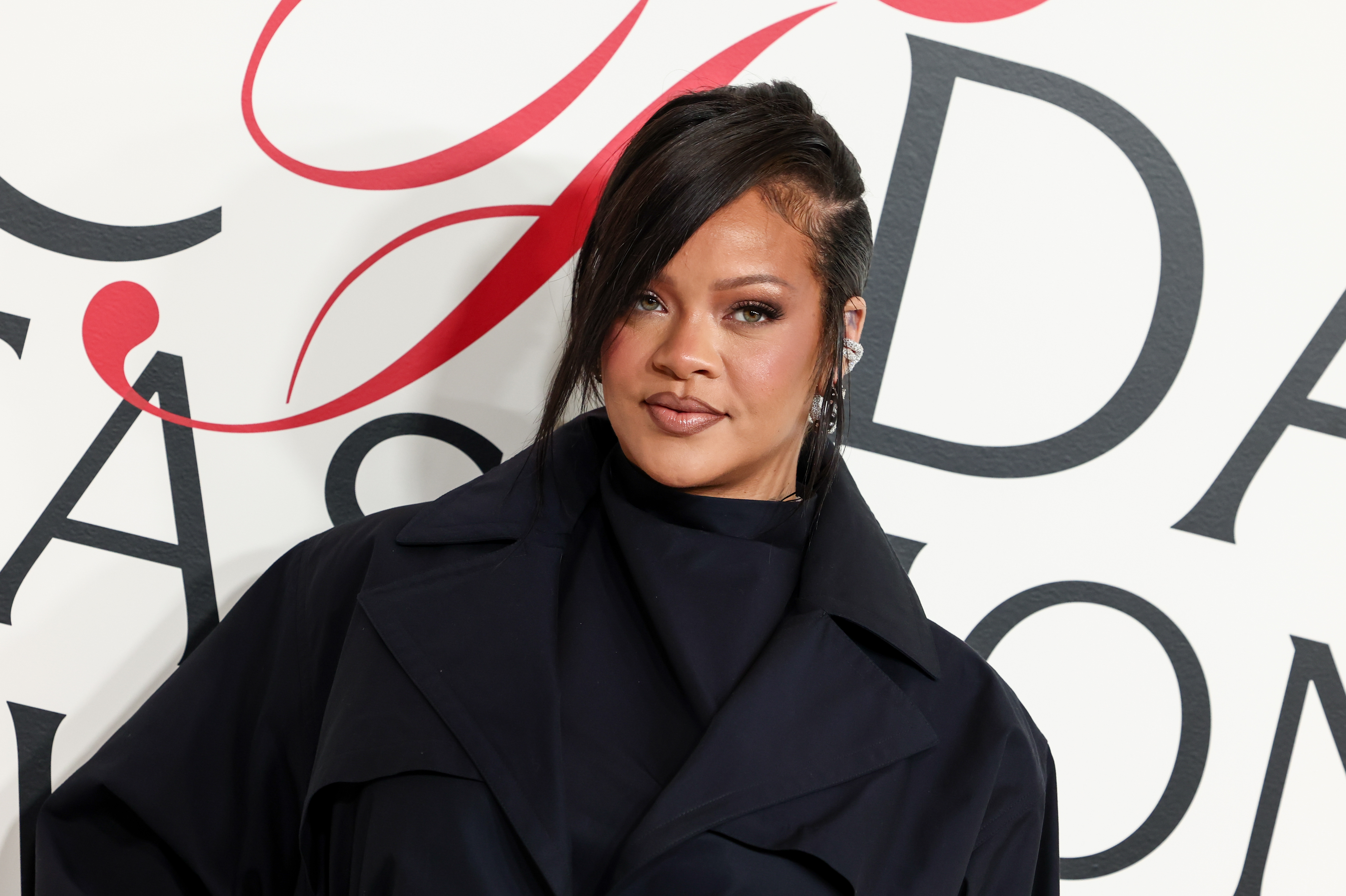It’s Happening? Fans Think Rihanna’s Album Might Be Coming Soon After She Teased Studio Session Clips (WATCH)
