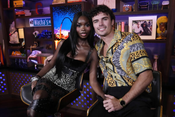 Outside?! Olandria Carthen And Nic Vansteenberghe Go Viral After Apparent Night Out At The Club (VIDEOS)