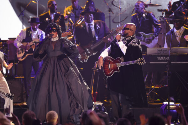 Legends Unite! Lauryn Hill Leads Soulful Tribute For D’Angelo & Roberta Flack With Wyclef Jean & More At The Grammys (VIDEOS)