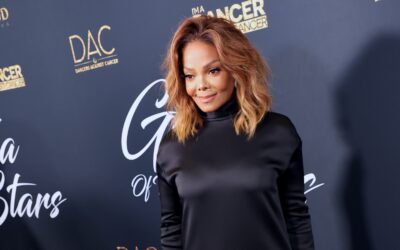 Janet Jackson’s Timeless Glow Steals The Show In New All-White Look (PHOTOS)