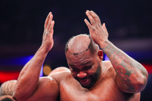 Social Media Is Crackin’ UP At Viral Footage Of Boxer Jarrell Miller Getting His Wig — Yep, His Wig — Knocked OFF In The Ring (WATCH)