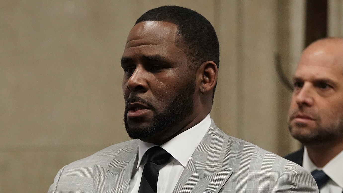 UPDATE: Sparkle Calls Out Niece Reshona Landfair’s “False Statements,” Says She Never Told Her To Sit On R. Kelly’s Lap (VIDEO) UPDATE: Sparkle Calls Out Niece Reshona Landfair’s “False Statements,” Says She Never Told Her To Sit On R. Kelly’s Lap (VIDEO)