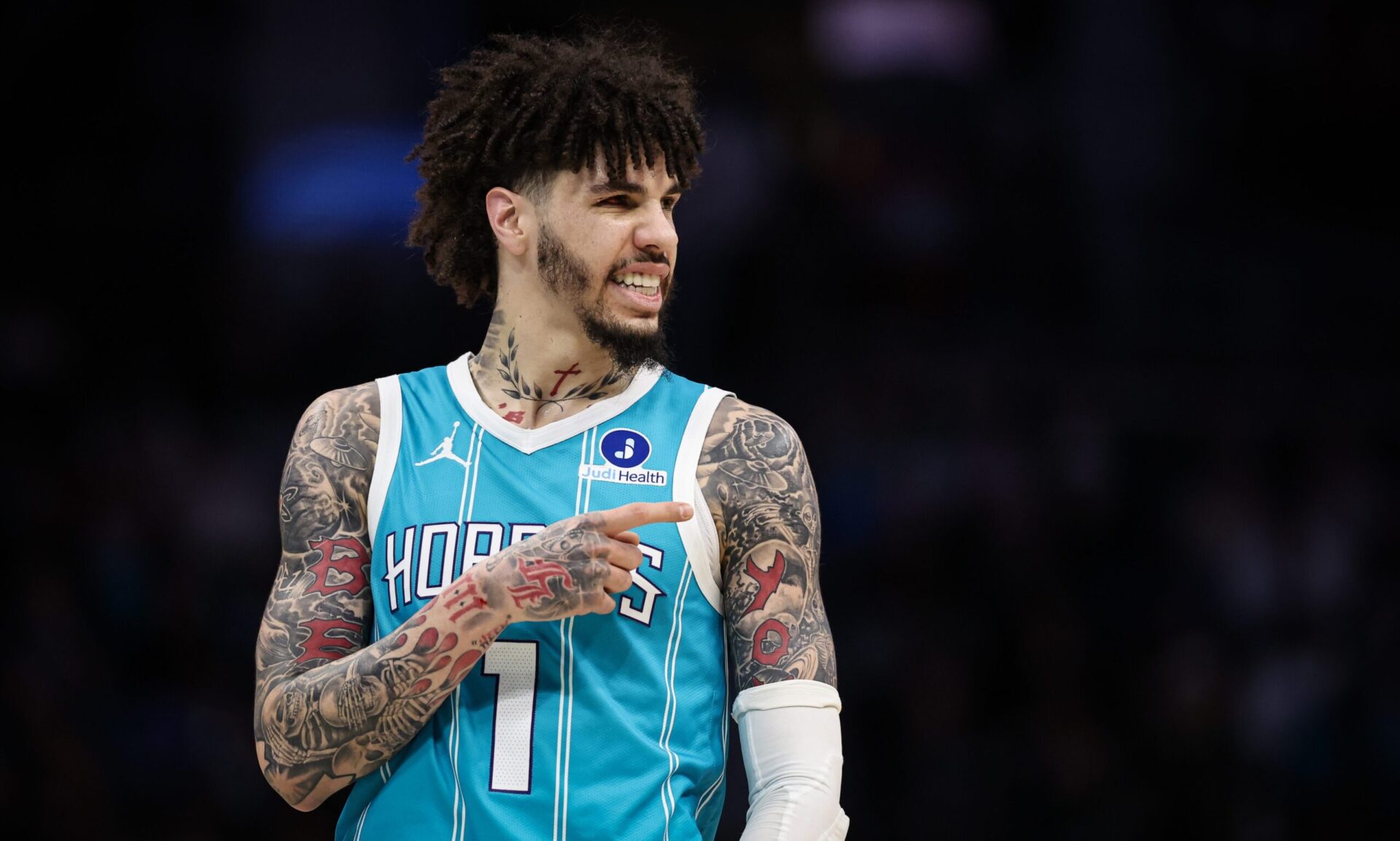 Video Shows LaMelo Ball Involved In Car Crash In Downtown Charlotte, Hazel E Reacts (WATCH)