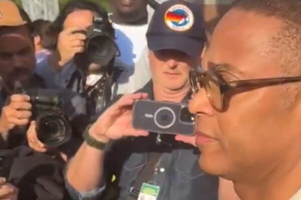 “The Indictment Says You Blocked People!” – Fox News Reporter Confronts Don Lemon (VIDEO)