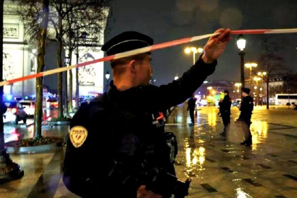 WATCH: Islamic Terrorist Attacks French Police Officers With a Knife at Paris’ Arc de Triomphe, Gets Shot Dead