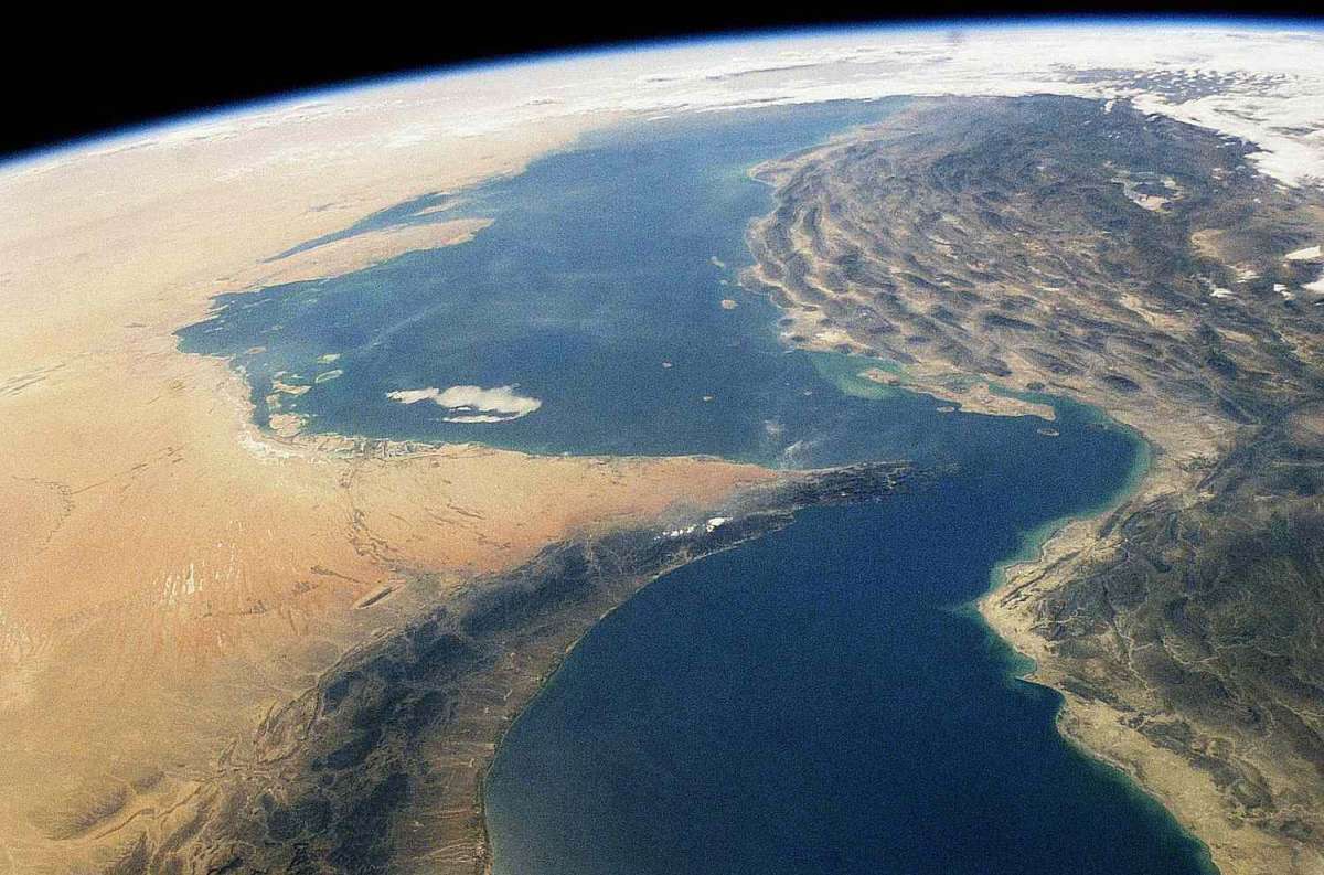 Kuwait Cuts Oil Output As Qatar Warns Hormuz Chokepoint Chaos Risks Global Shock