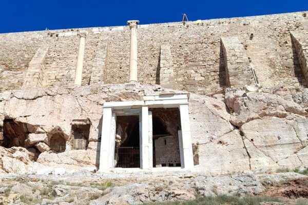 Athens Ancient Sites, Mount Penteli’s Ghostly ‘Cat People’ & Other Divine Mysteries