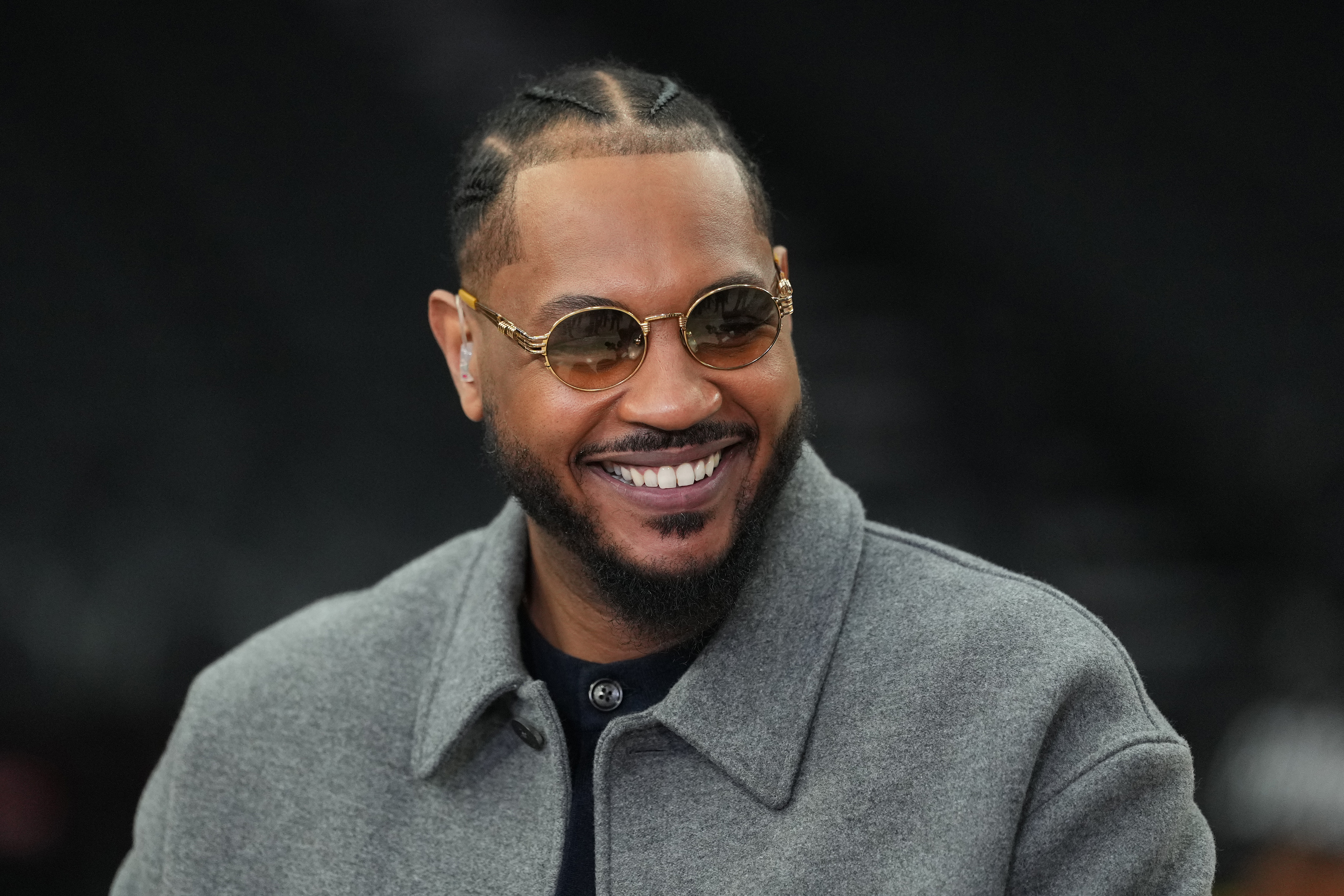 Daddy Duties! Carmelo Anthony & His Daughter Genesis Serve Twin Vibes With Rare Pop-Out At Knicks Game (VIDEO)