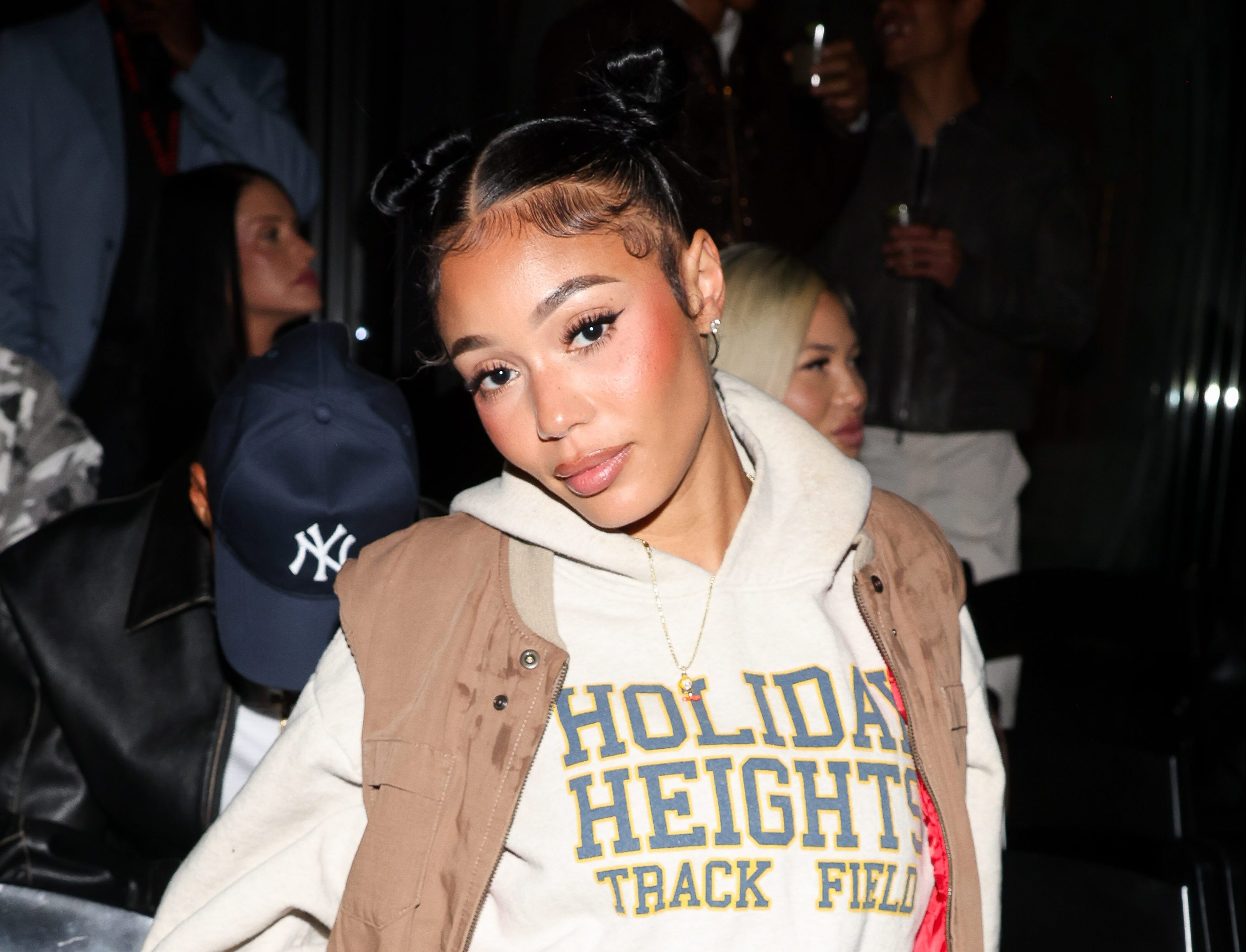 Grubbin’ Down! Coi Leray Has Fans Catching Baby Fever After Showing Miyoco Goin’ In On Her Beachside Snack (PHOTO)