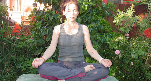 Yoga Humanology Shorts: Presence – Donna Quesada
