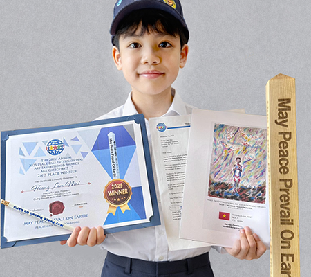 Mai Hoang Lam Peace Pals International 2nd Place 2025, Age 7, Vietnam.