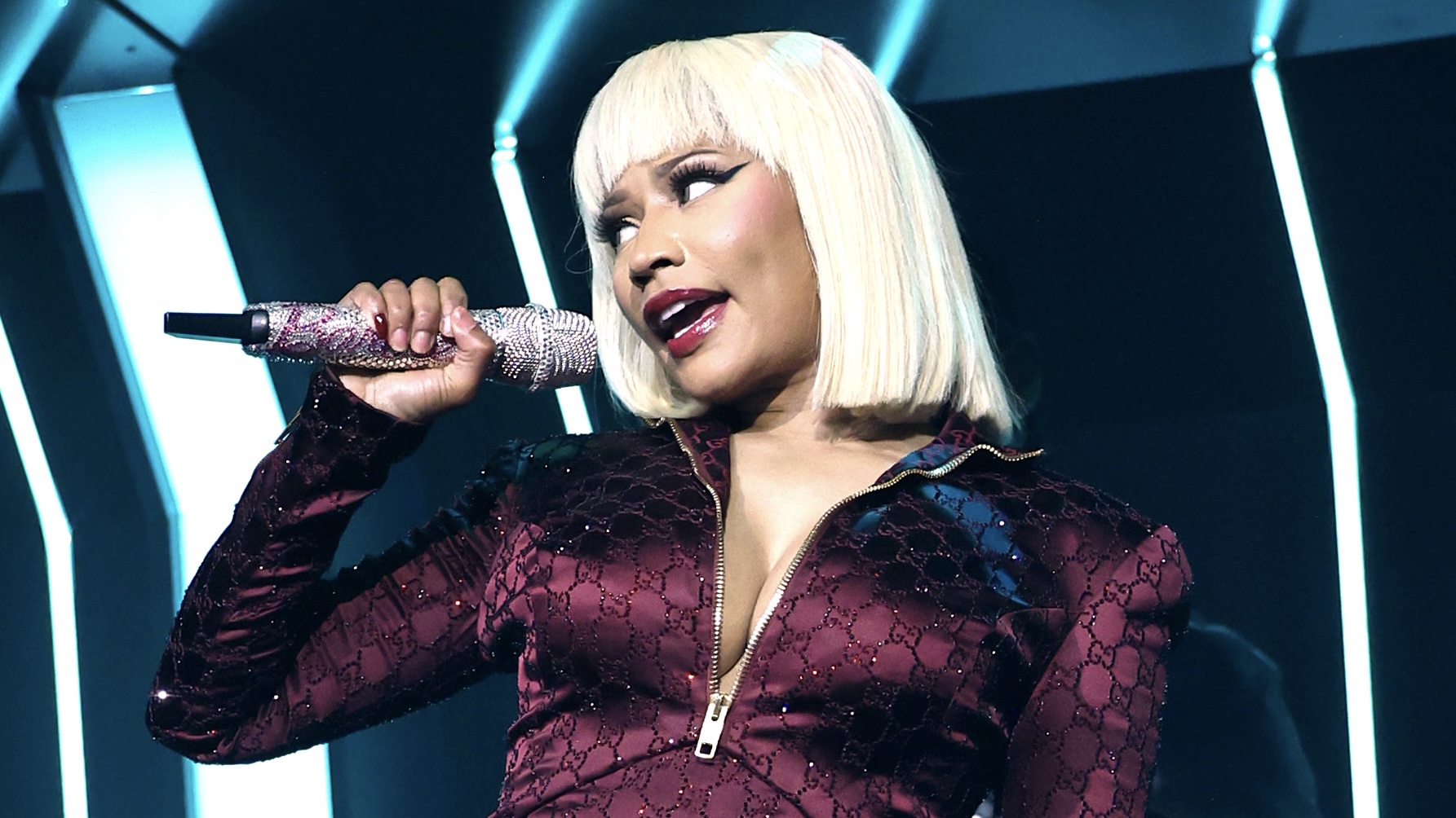 Whew! The Internet Is Goin’ IN On Nicki Minaj After She Shared A Message About The World Losing Its Mind Whew! The Internet Is Goin’ IN On Nicki Minaj After She Shared A Message About The World Losing Its Mind