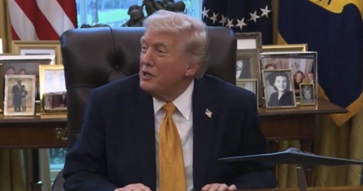 Trump Trolls Chuck Schumer for Admitting that “We Must Fund ICE!” – “Thank You Chuck, I Agree!”