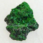 Uvarovite Garnet Boosts Abundance And Loving Bonds