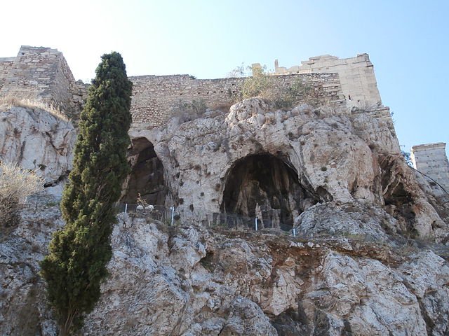 zeus and apollon ipakrion caves 7233908 1 271c8e51aa70f54d272894772ad9cf53 800 Paranormal Daily News