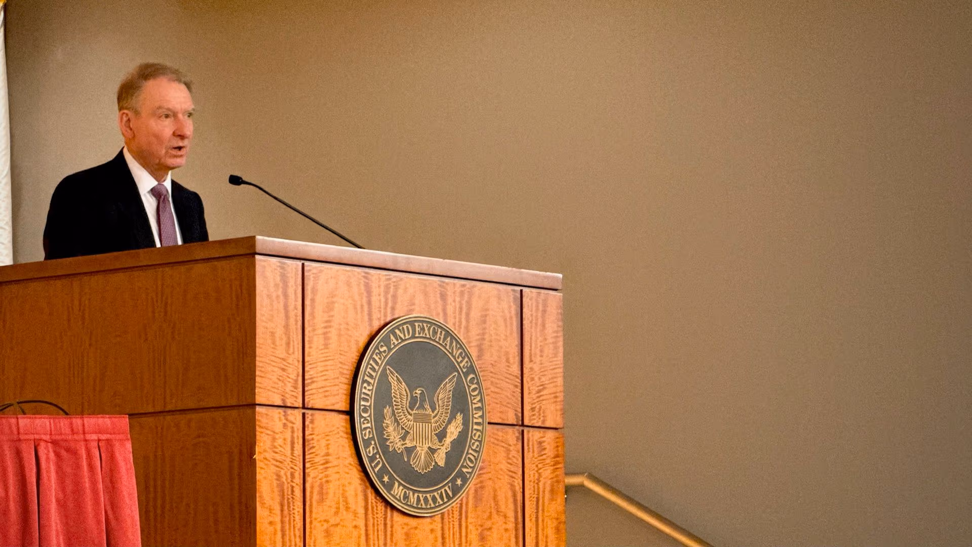 U.S. SEC says software allowing crypto wallet transactions not considered broker