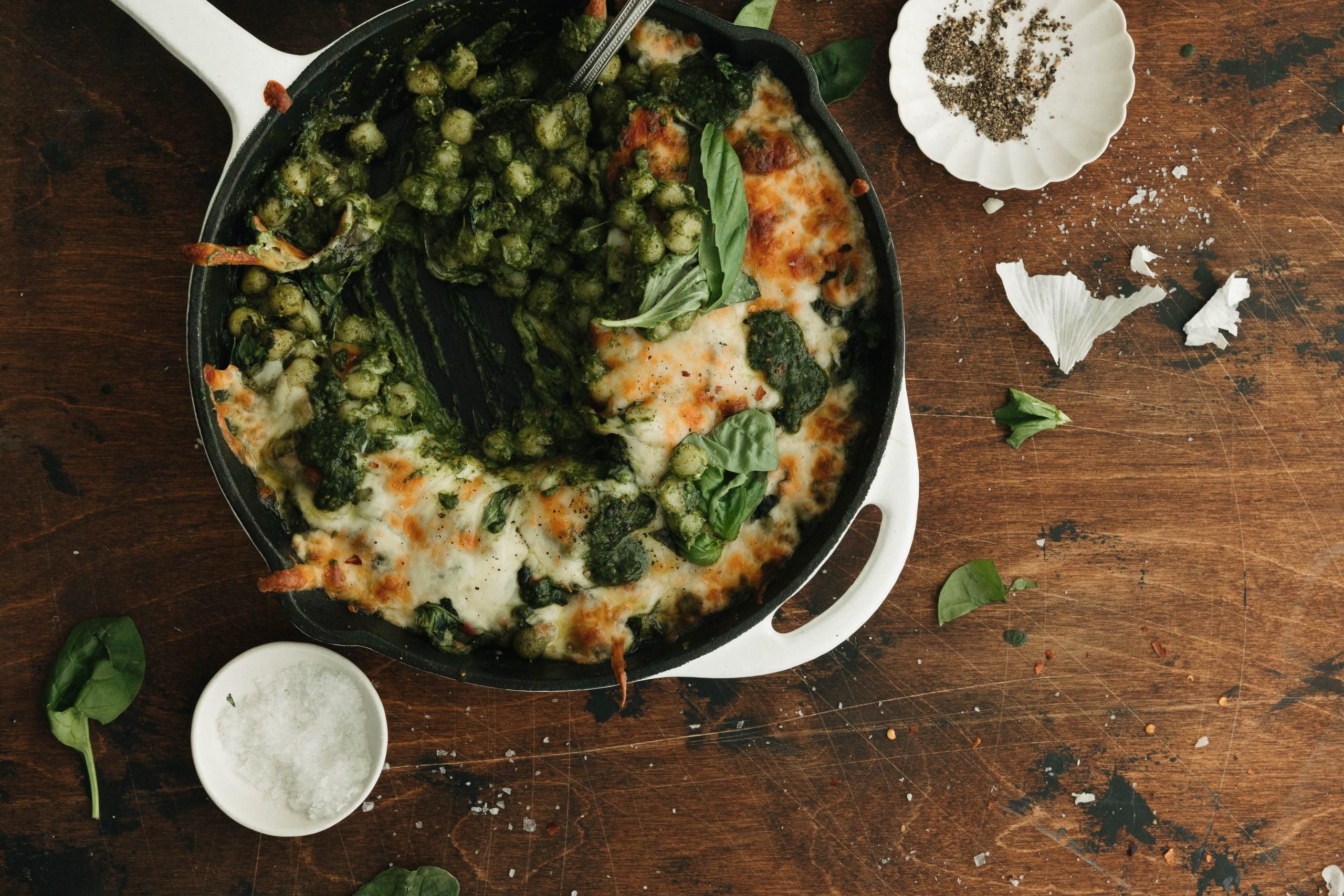 cheesy pesto and spinach gnocchi skillet bake