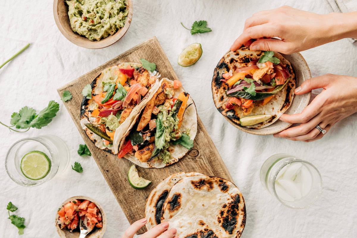 5 ingredient sheet pan chicken fajitas, summer dinner recipe, mexican
