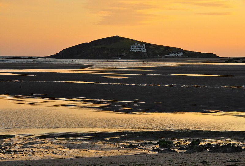 burgh island from bantham at sunset 7ecf2798b7bb2c6765d3a89bfbfc869f 800 Paranormal Daily News