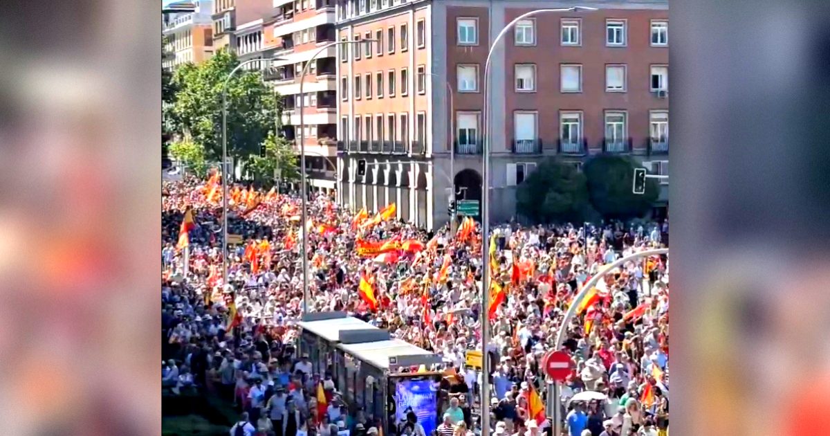 WATCH: Spanish Protesters Flood the Streets Demanding the Resignation of Socialist PM Sánchez Mired in Corruption Scandals
