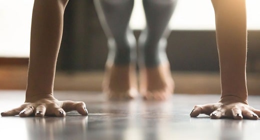 These 10-Minute Yoga Arm Workouts Will Fire Up Your Biceps, Triceps and Shoulders