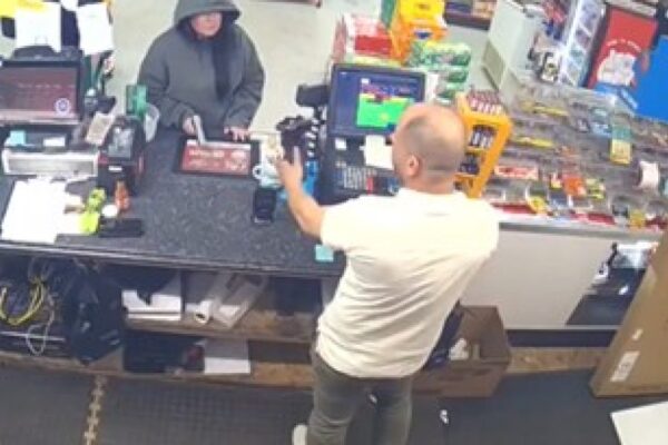Convenience Store Clerk Pulls Off a Brilliant Trick on the Fly to Snooker Female Robber and Get Her Arrested (VIDEO)