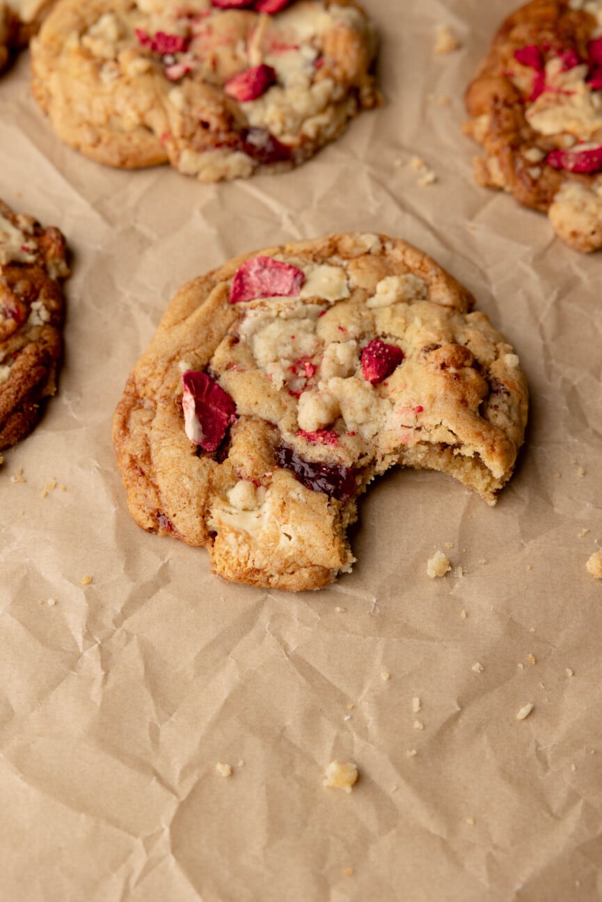 best strawberry crumble cookie