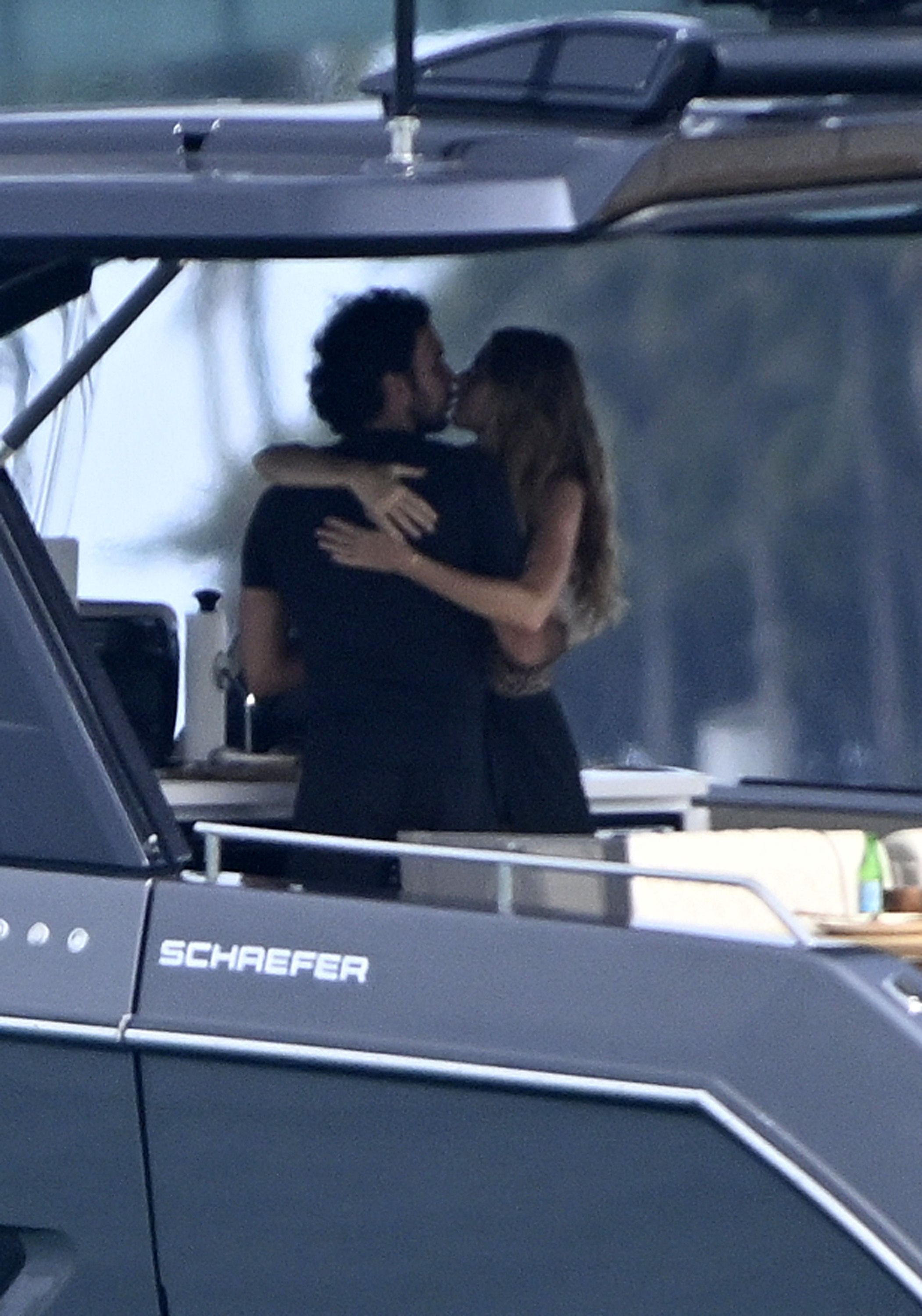 Gisele Bündchen and Joaquim Valente eating lunch on a boat in Miami