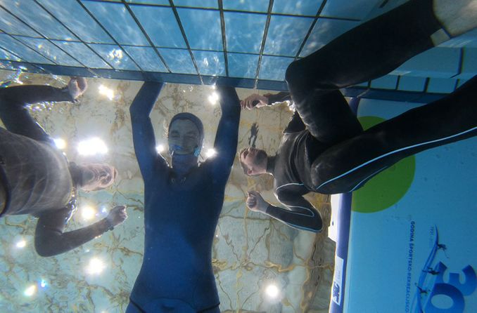 longest-breath-held-upwards-shot-from-underwater-awaken