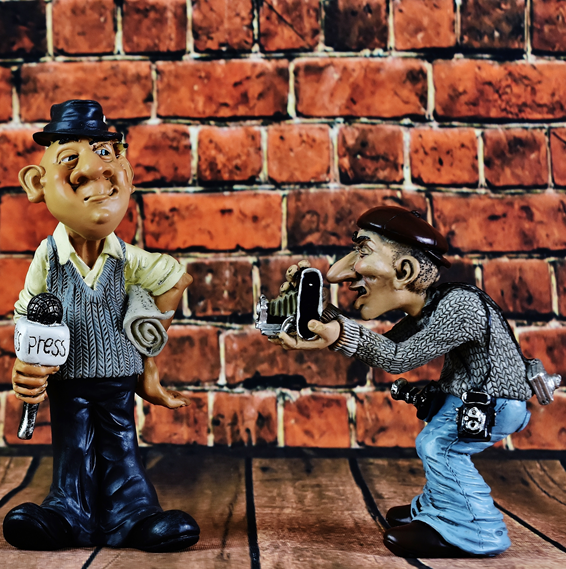US News Media – who holds the purse strings