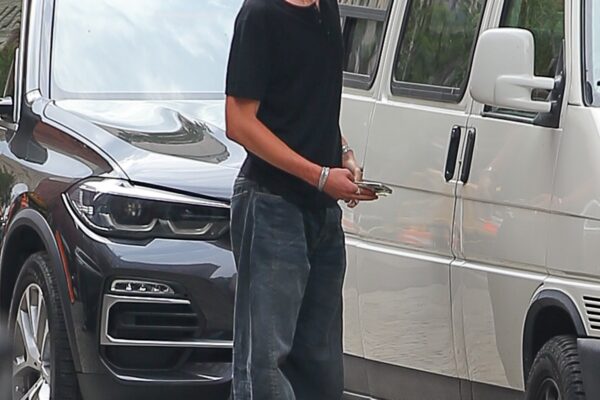 Sasha Schreiber Pulled Up to Meet Friends in Soho in a 1990s Volkswagen Eurovan Camper